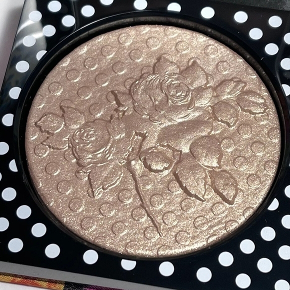 MAC Richard Quinn Extra Dimension Skinfinish Highlighter Day Glow Shimmer LE NEW - Picture 3 of 11